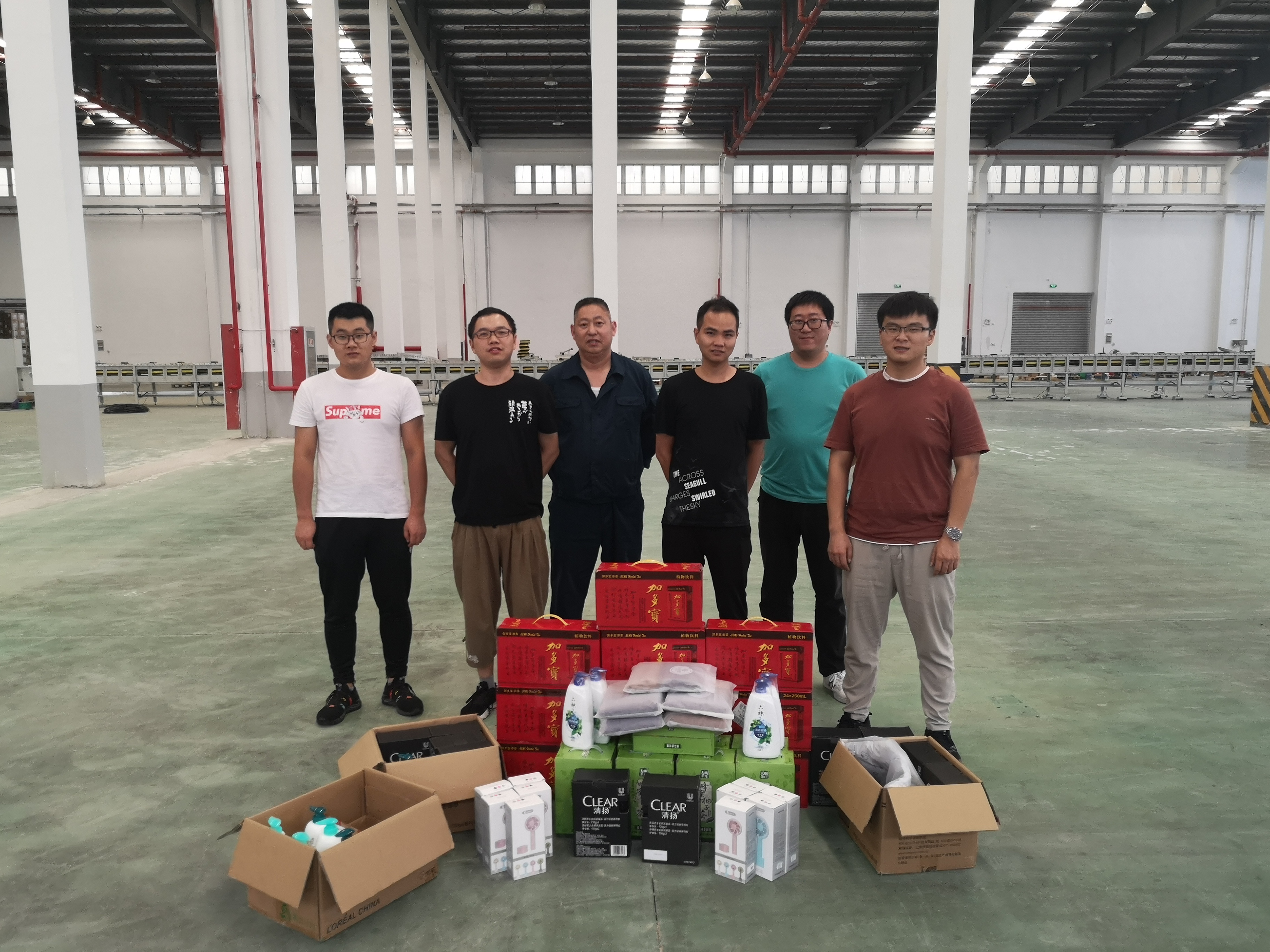 關(guān)愛職工 · 夏送清涼 | 寶開工會(huì)赴一線送清涼，致敬高溫下的堅(jiān)守