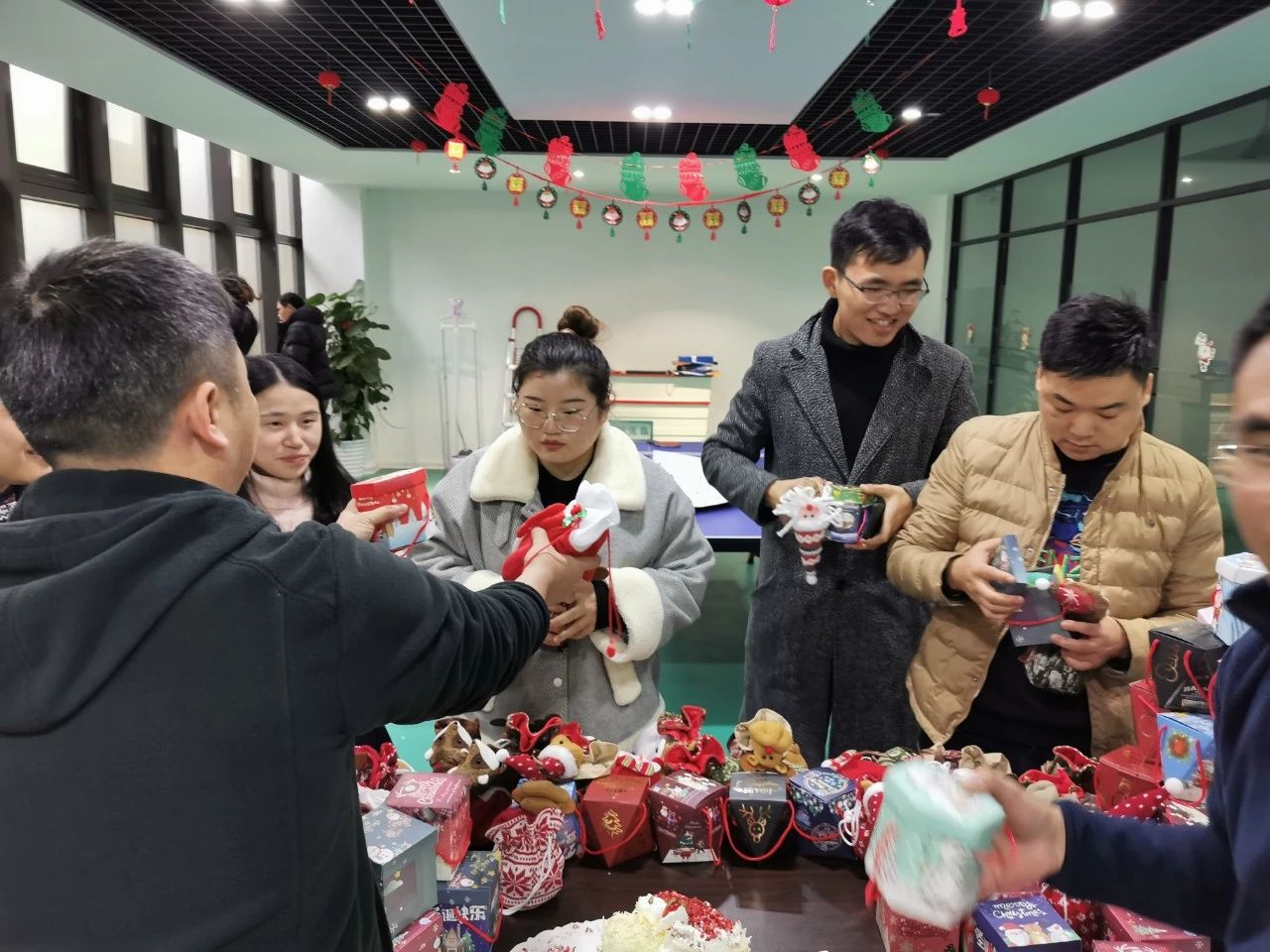 圣誕主題生日趴 | 濃情暖意平安夜，誕愿有你共前行