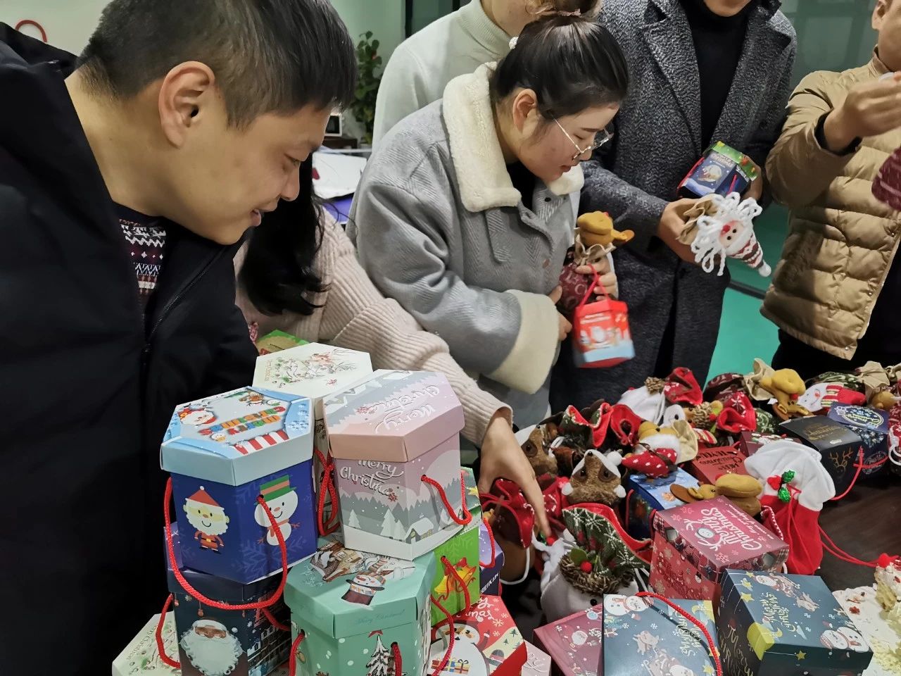 圣誕主題生日趴 | 濃情暖意平安夜，誕愿有你共前行