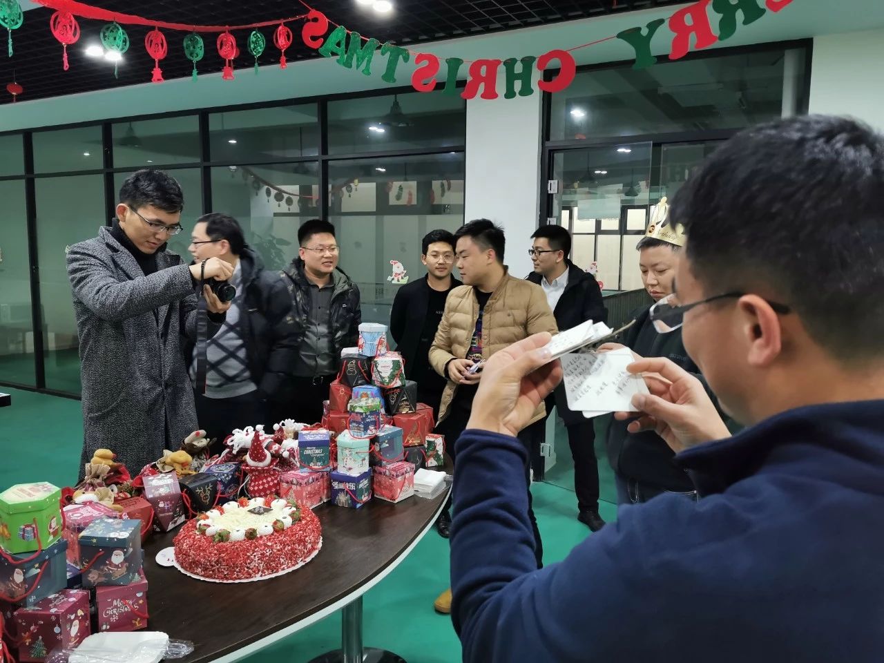 圣誕主題生日趴 | 濃情暖意平安夜，誕愿有你共前行