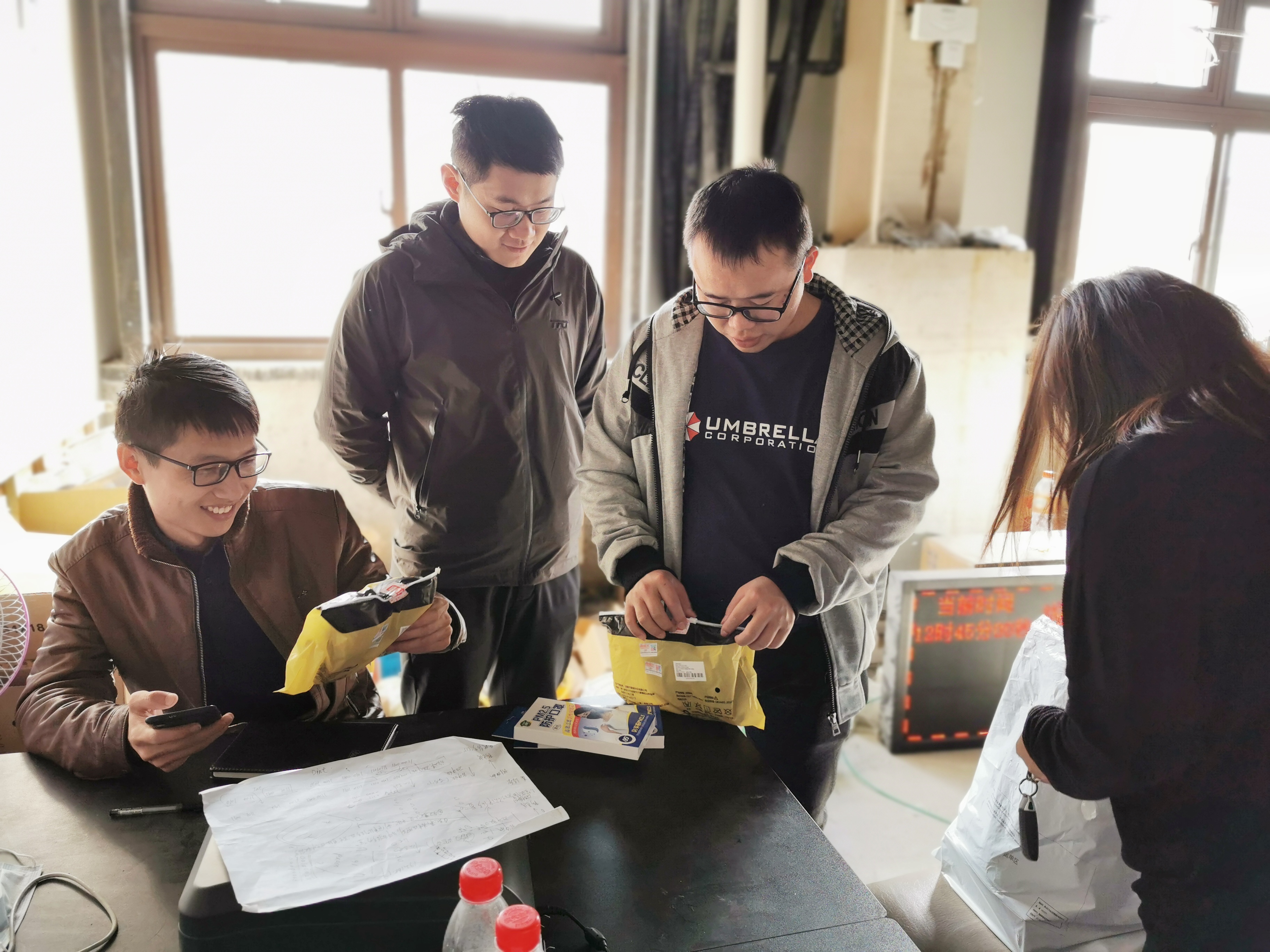 11月中旬，寶開工會組織開展“走一線、送溫暖”關(guān)愛員工暖冬行動。