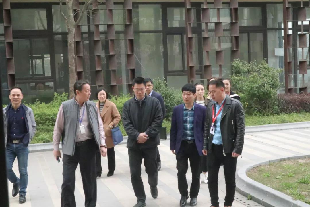 簡訊 | 黨建引領(lǐng)，助力企業(yè)發(fā)展！上海市委黨校領(lǐng)導(dǎo)一行蒞臨寶開考察調(diào)研！